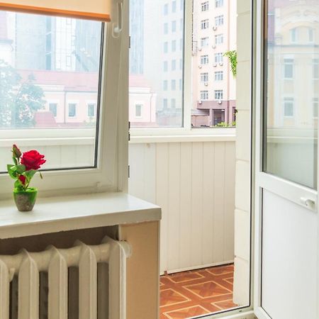 1 Комнатная Квартира По Улице Предславинская, 12 Kiev Buitenkant foto