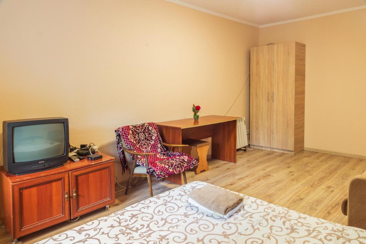 1 Комнатная Квартира По Улице Предславинская, 12 Kiev Buitenkant foto
